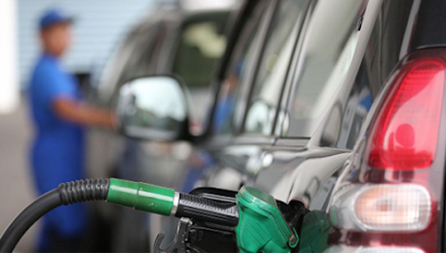 El Gobierno postergoacute hasta el 31 de marzo la actualizacioacuten de impuestos para combustibles liacutequidos