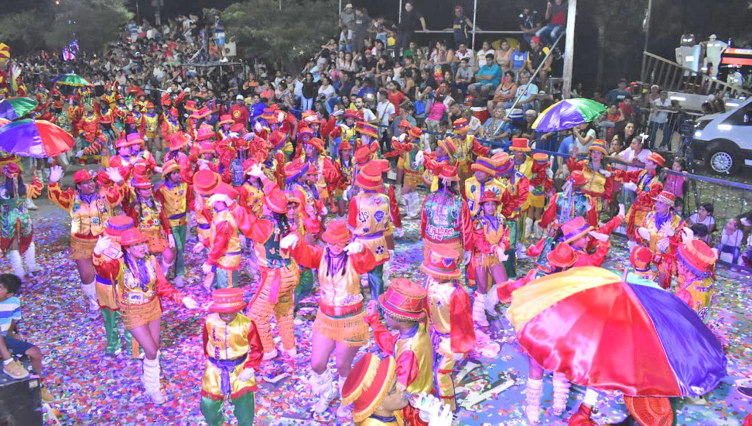 Se dio espacio a manifestaciones
populares de los barrios
capitalinos por el carnaval