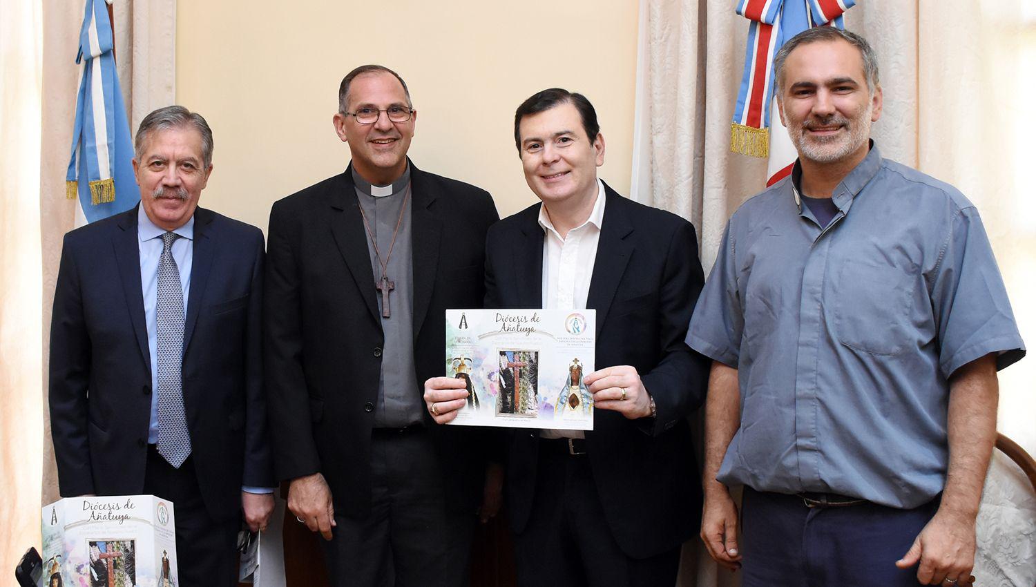Autoridades Eclesiaacutesticas de la dioacutecesis de Antildeatuya visitaron al gobernador