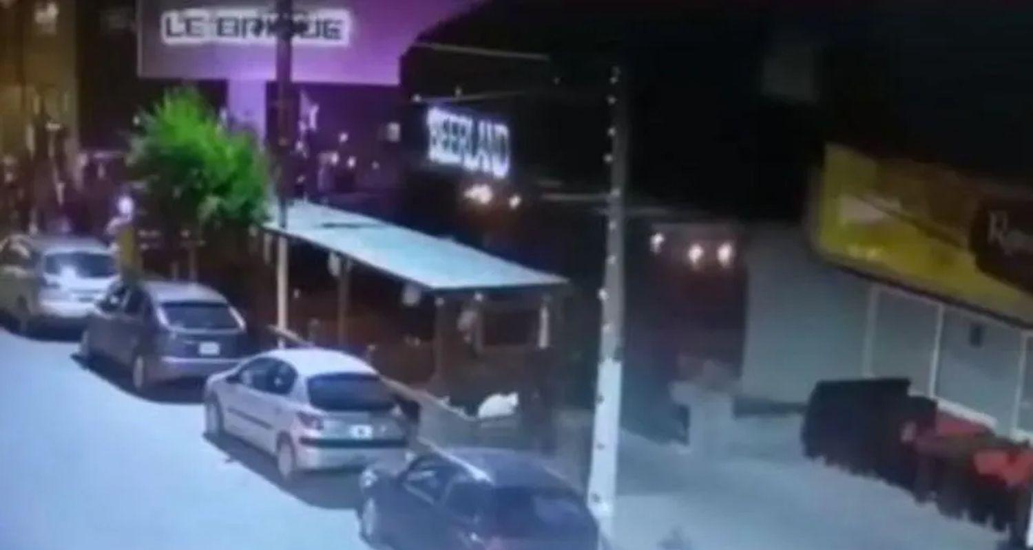 VIDEO Esta es la secuencia completa de la golpiza mortal de los rugbiers a Fernando Baacuteez Sosa