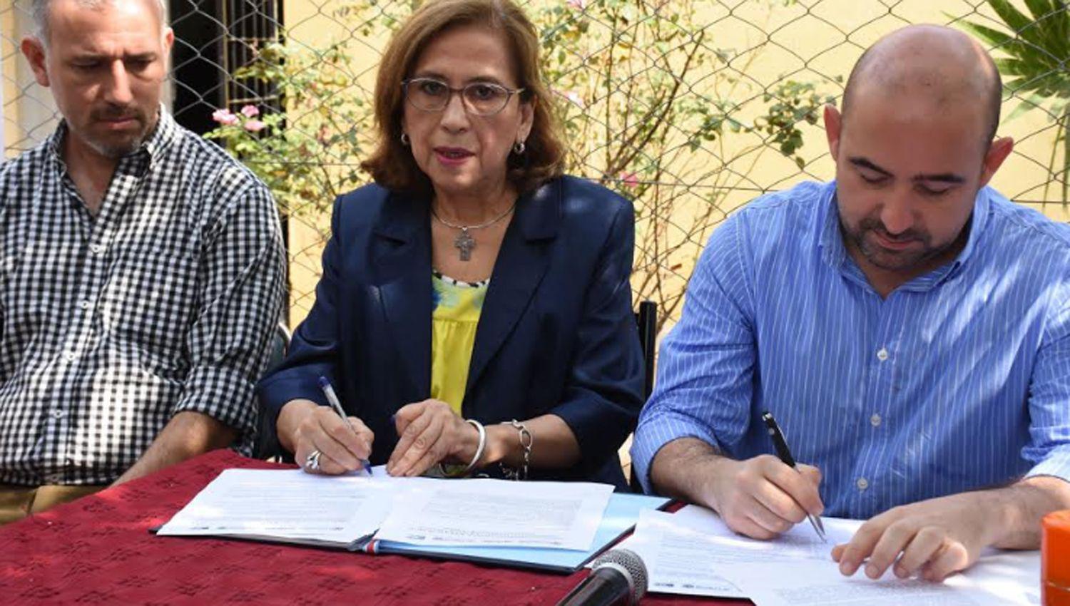 Convenio de cooperacioacuten entre Ministerio de Salud y Municipalidad de La Banda