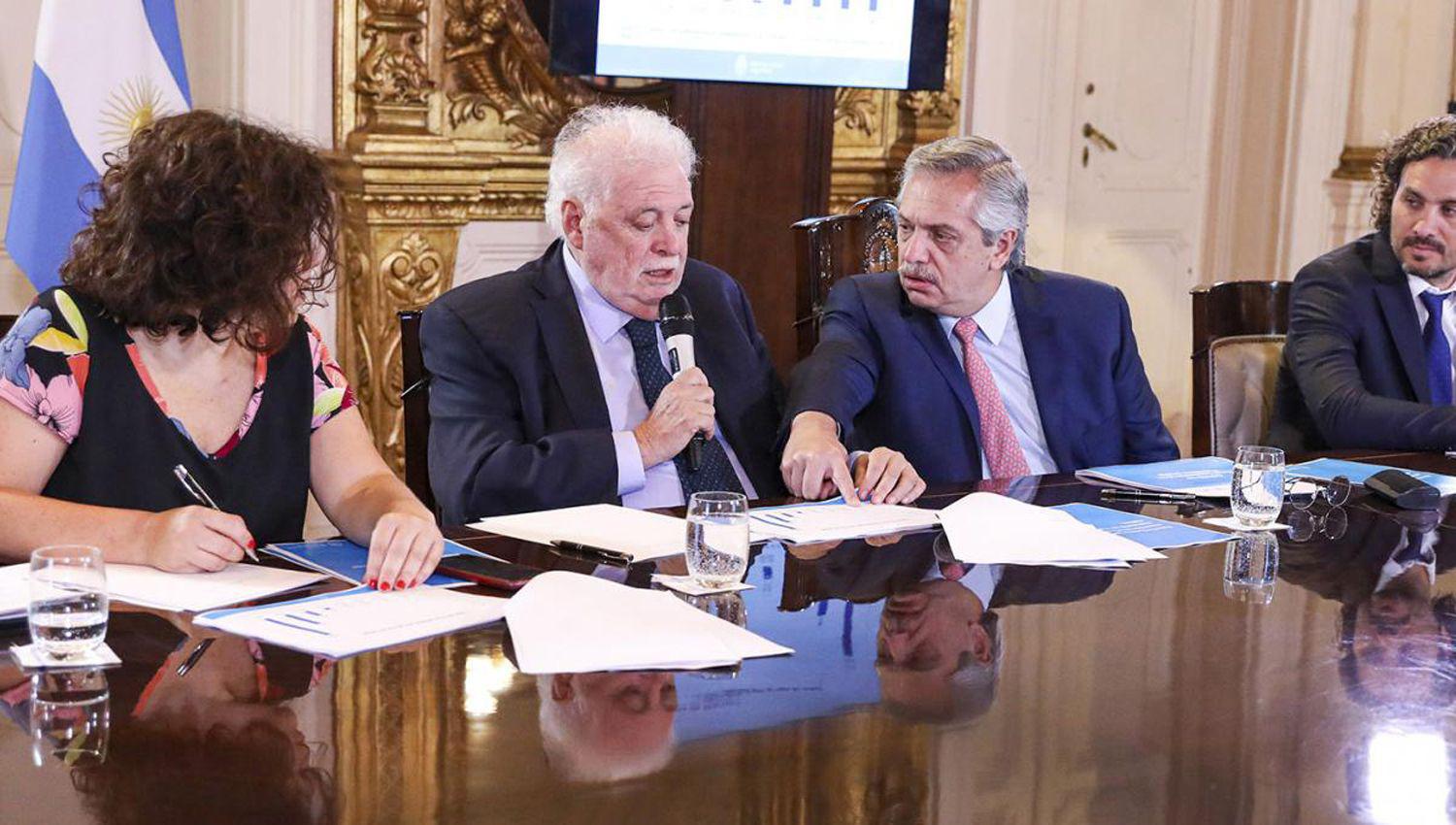 MEDIDA La restricción es para eventos en los que vienen atletas desde los países ms afectados