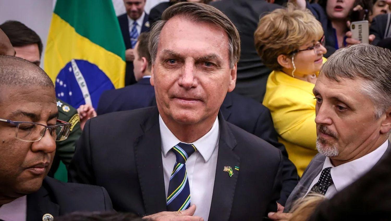 Bolsonaro estuvo el fin de semana con Donald Trump en compañía del secretario que contrajo el virus