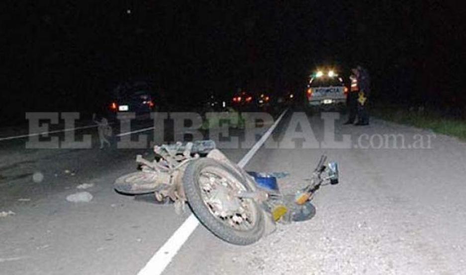 El joven motociclista falleció tras la colisión con la camioneta