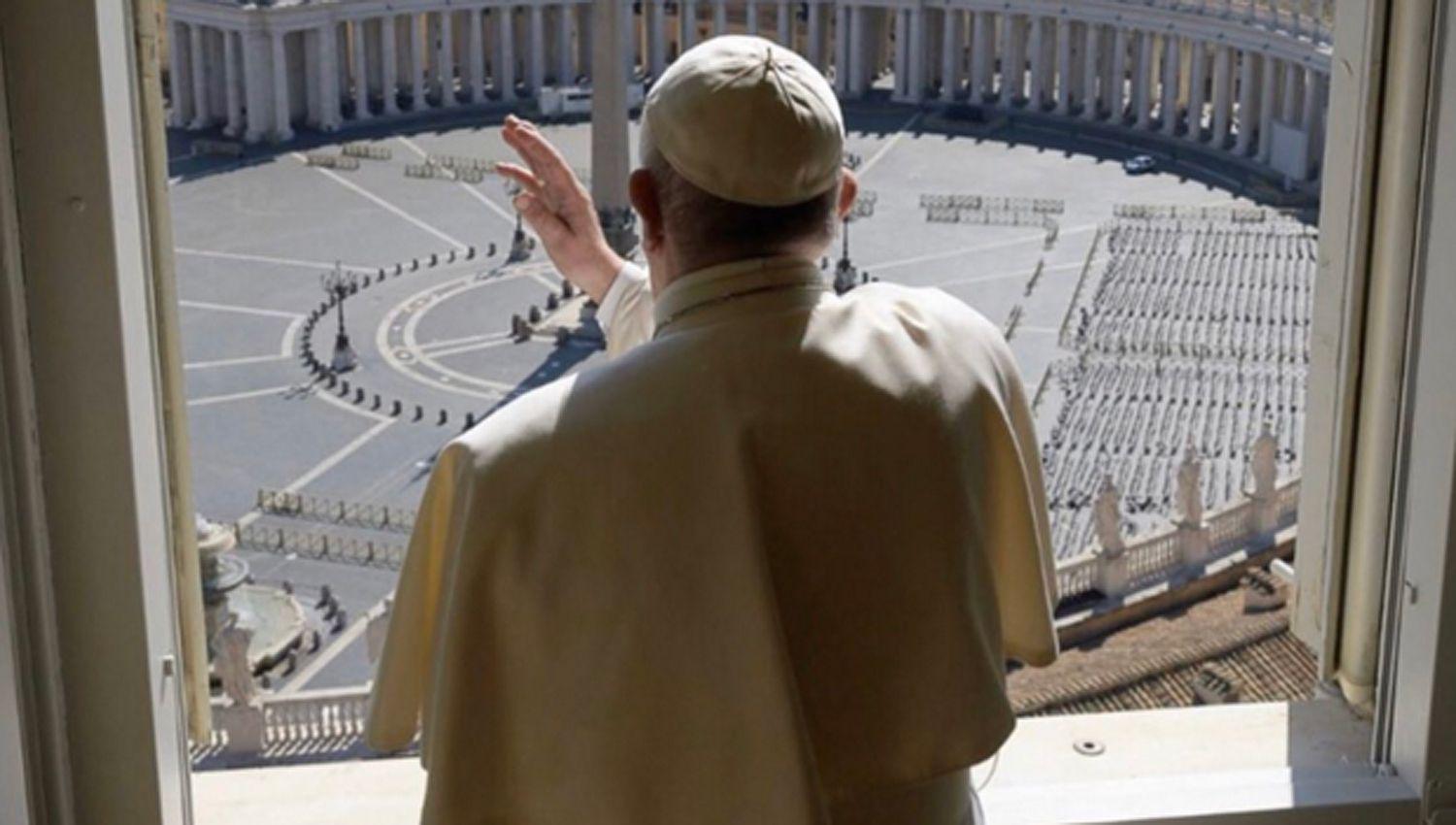 La imagen que dio vuelta al mundo- la Plaza San Pedro totalmente vacía