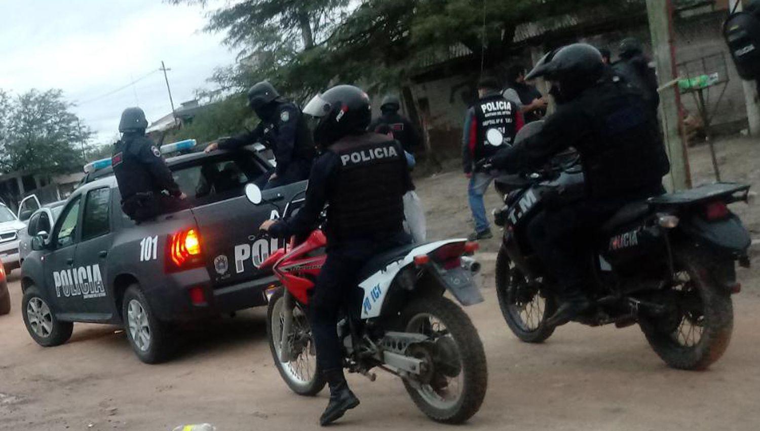 ALLANAMIENTOS La policía requisó la casa del detenido pero seg�n se supo no había elementos relacionados con la víctima 
