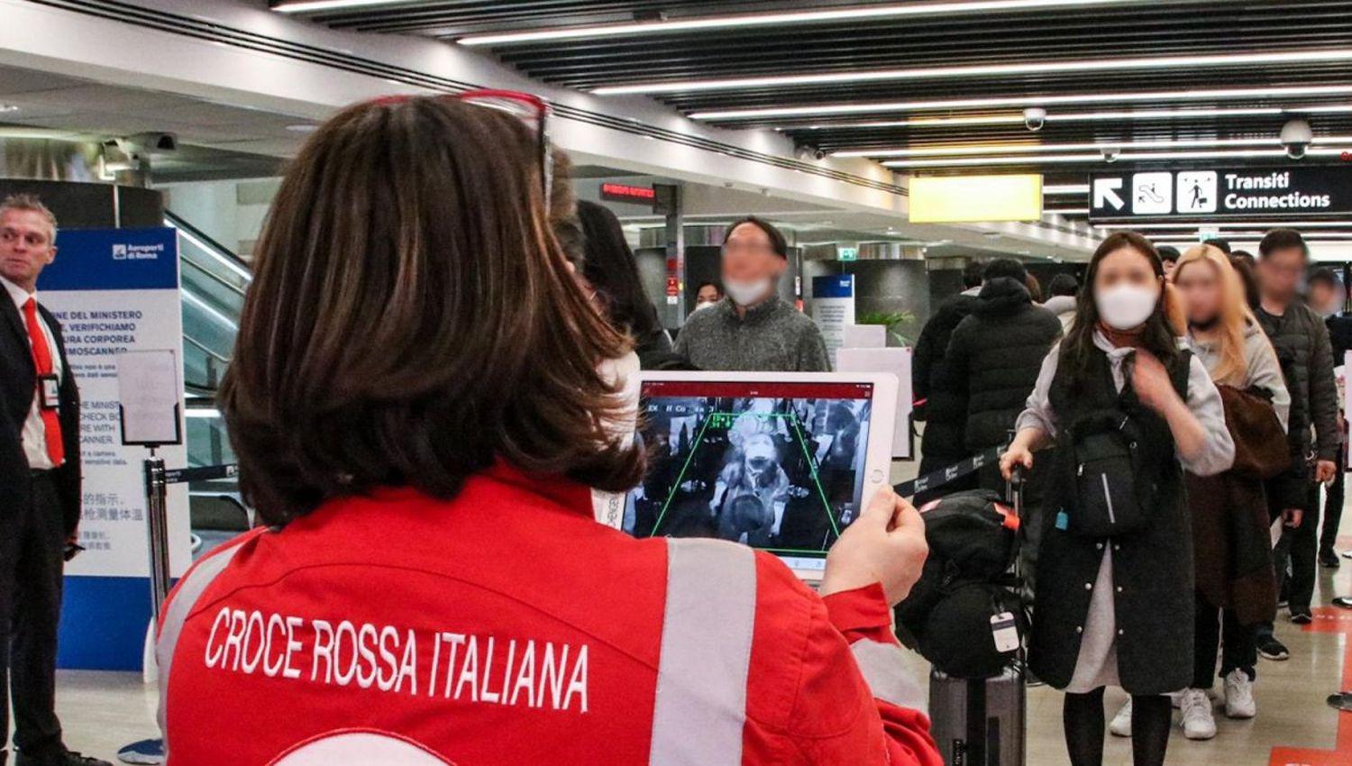 Las autoridades sanitarias reforzaron los controles a la población italiana