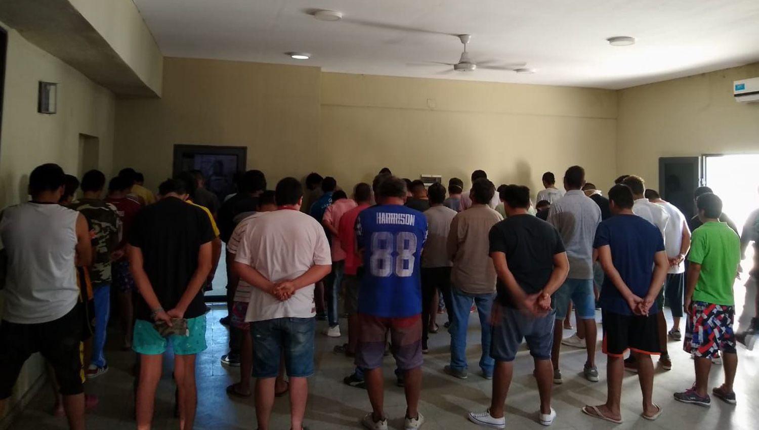 Todos los reticentes del 8 de Abril anoche se encontraban alojados en la seccional 6ta