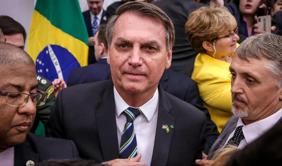 El Estado de Brasil pagaraacute sueldos de las empresas para evitar despidos