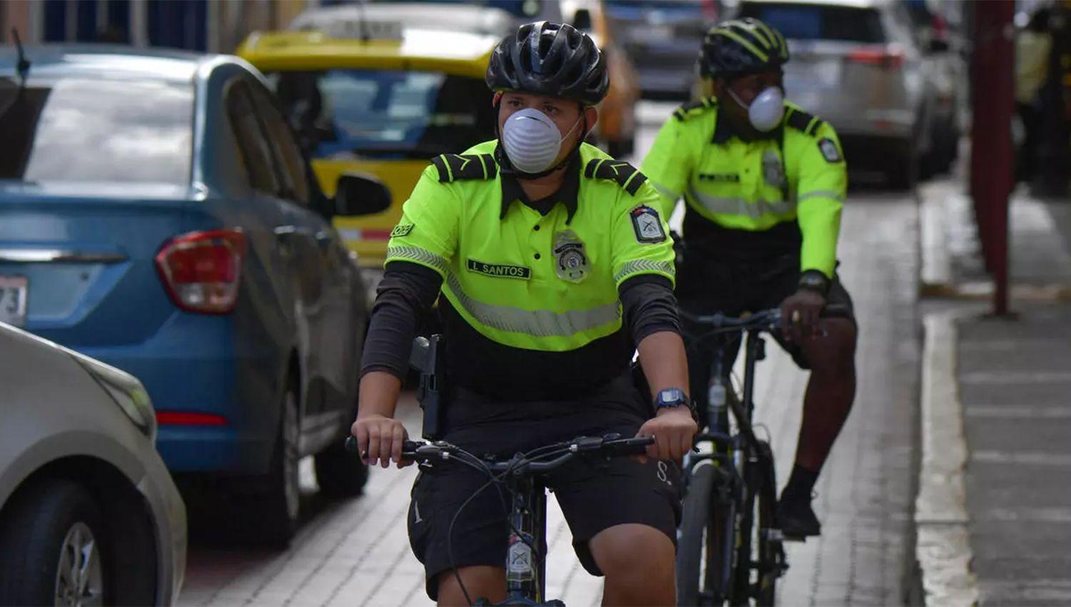 Panamaacute implantoacute el toque de queda las 24 horas ante el avance del coronavirus