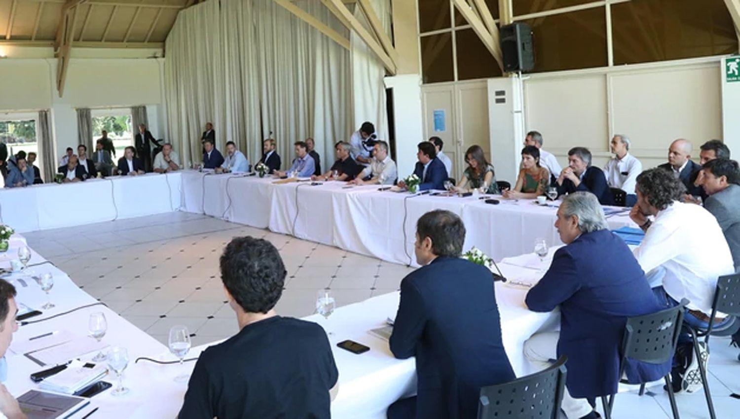 Fern�ndez estuvo con los intendentes de la provincia de Buenos Aires evaluando el impacto de las medidas