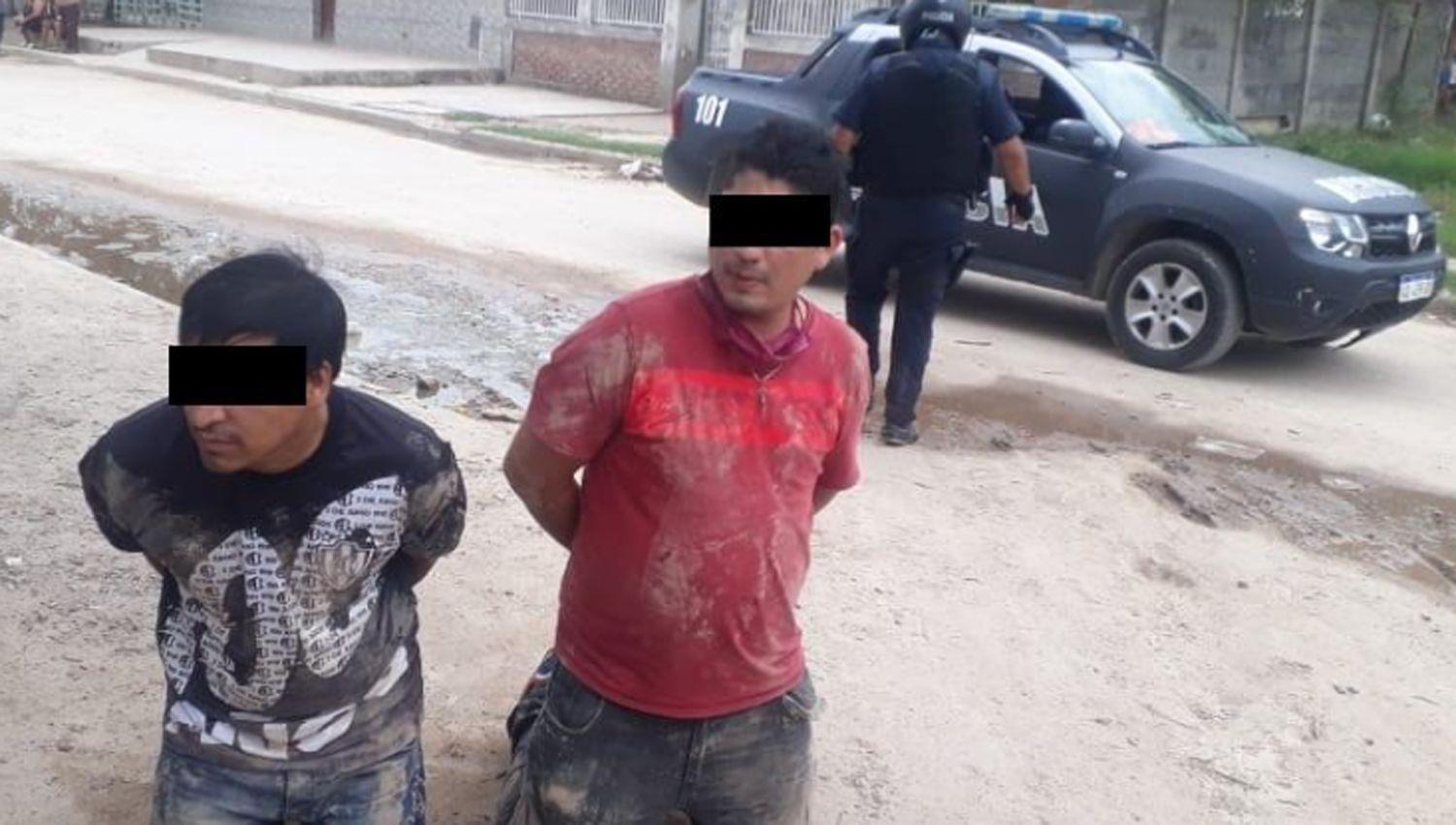 Llevaban marihuana en sus genitales y fueron demorados