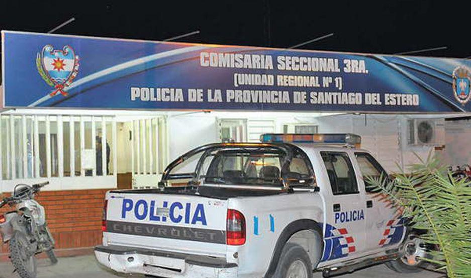 iexclA los besos y abrazos Enamorados fueron detenidos por violar la cuarentena para verse