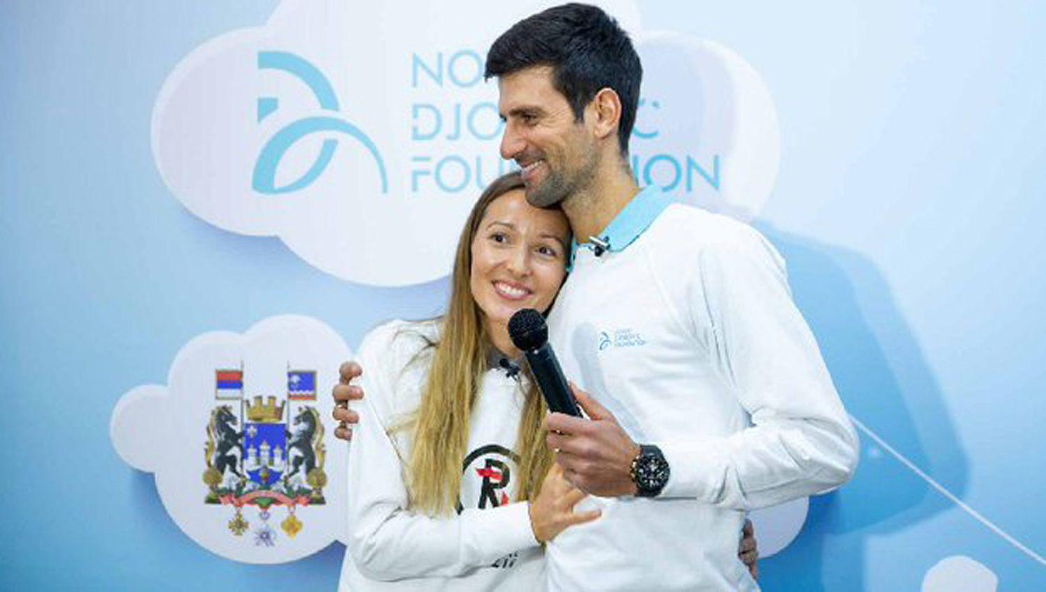 Djokovic donoacute un milloacuten de euros para combatir el coronavirus en Serbia