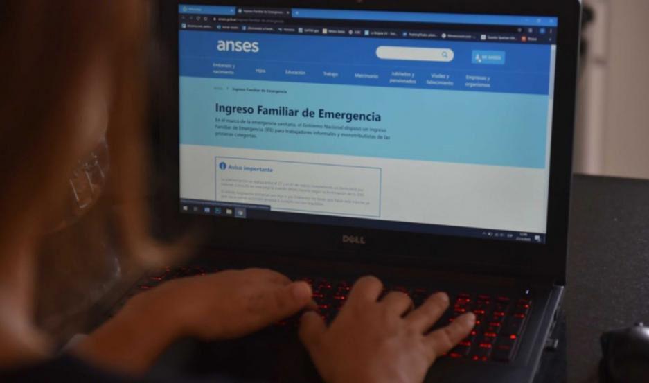 Maacutes de tres millones de personas ya se inscribieron para percibir ingreso familiar de 10000