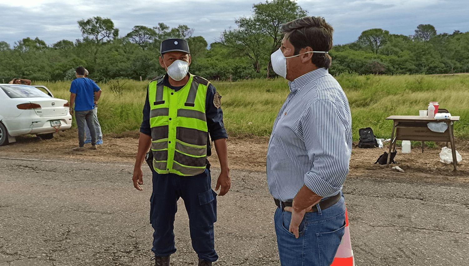 El intendente de Pichanal Sebasti�n Domínguez realiza operativos con las Fuerzas de Seguridad en el marco de los controles por la cuarentena obligatoria por coronavirus