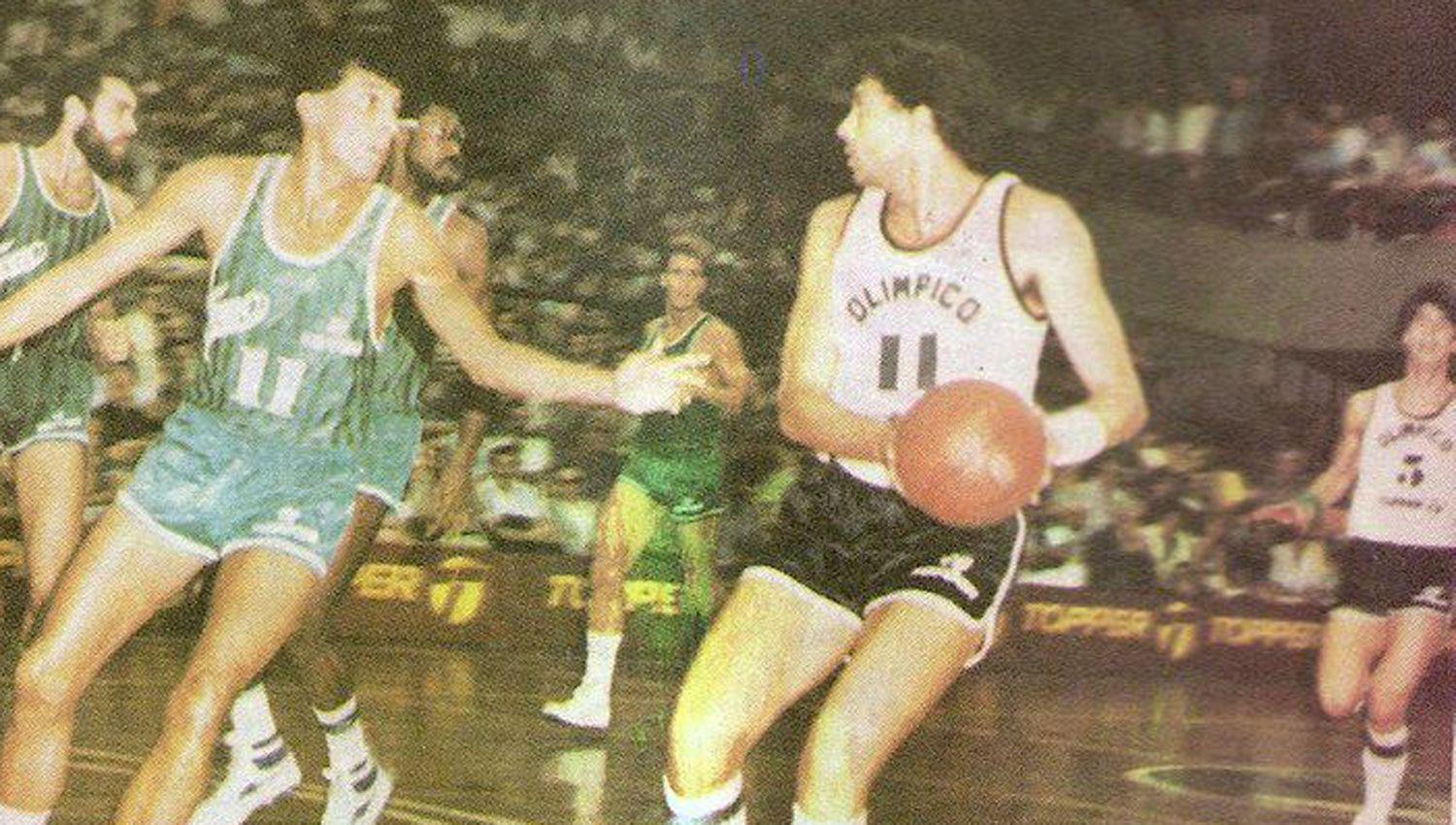 Hace 33 antildeos Oliacutempico debutaba en la maacutexima categoriacutea del baacutesquet nacional