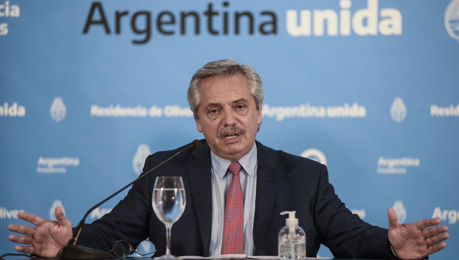 Dijo que es un caso �nico en el mundo que dispuso la cuarentena plena apenas se conoció la
pandemia