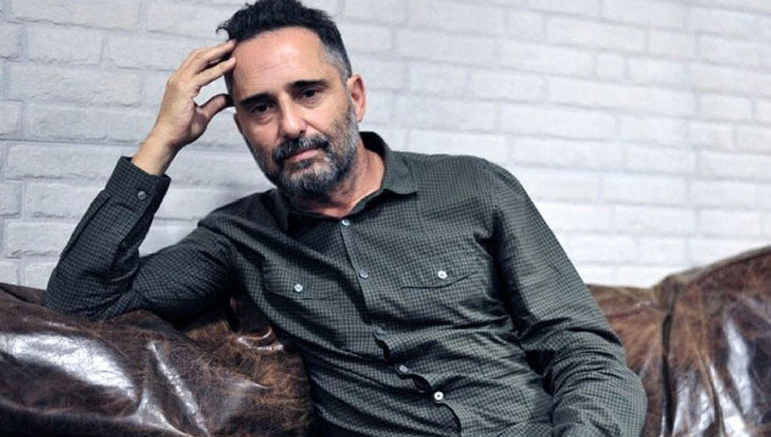 Mientras estaba en Costa Rica había escrito la canción Codo a codo que hace referencia a la distancia social que se debe mantener para evitar la propagación del virus y la compartió a través de las redes sociales
