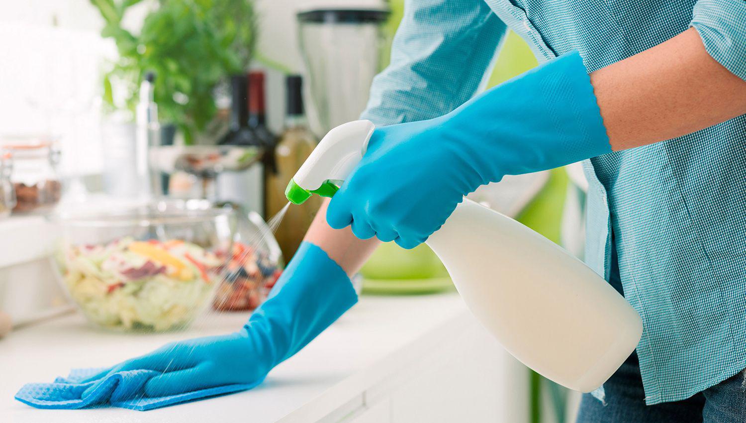 ELEMENTOS El alcohol y lavandina son desinfectantes m�s efectivos cuando se los diluye en agua
