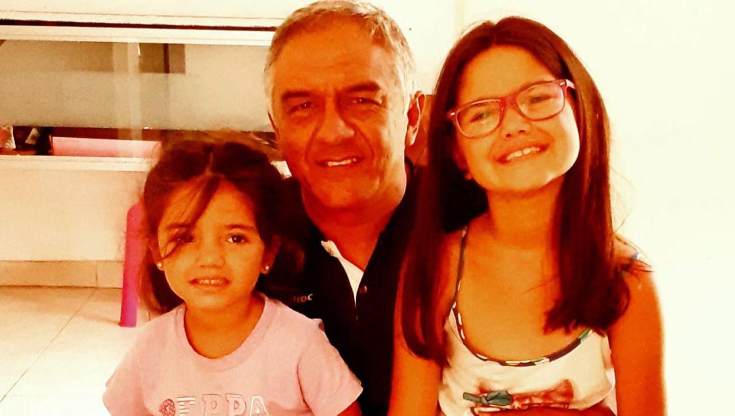 DEBILIDADES Catalina y Victoria ocupan un lugar importante en el corazón de Héctor Yoyi Ayuch un abuelo que se desvive por sus nietas
