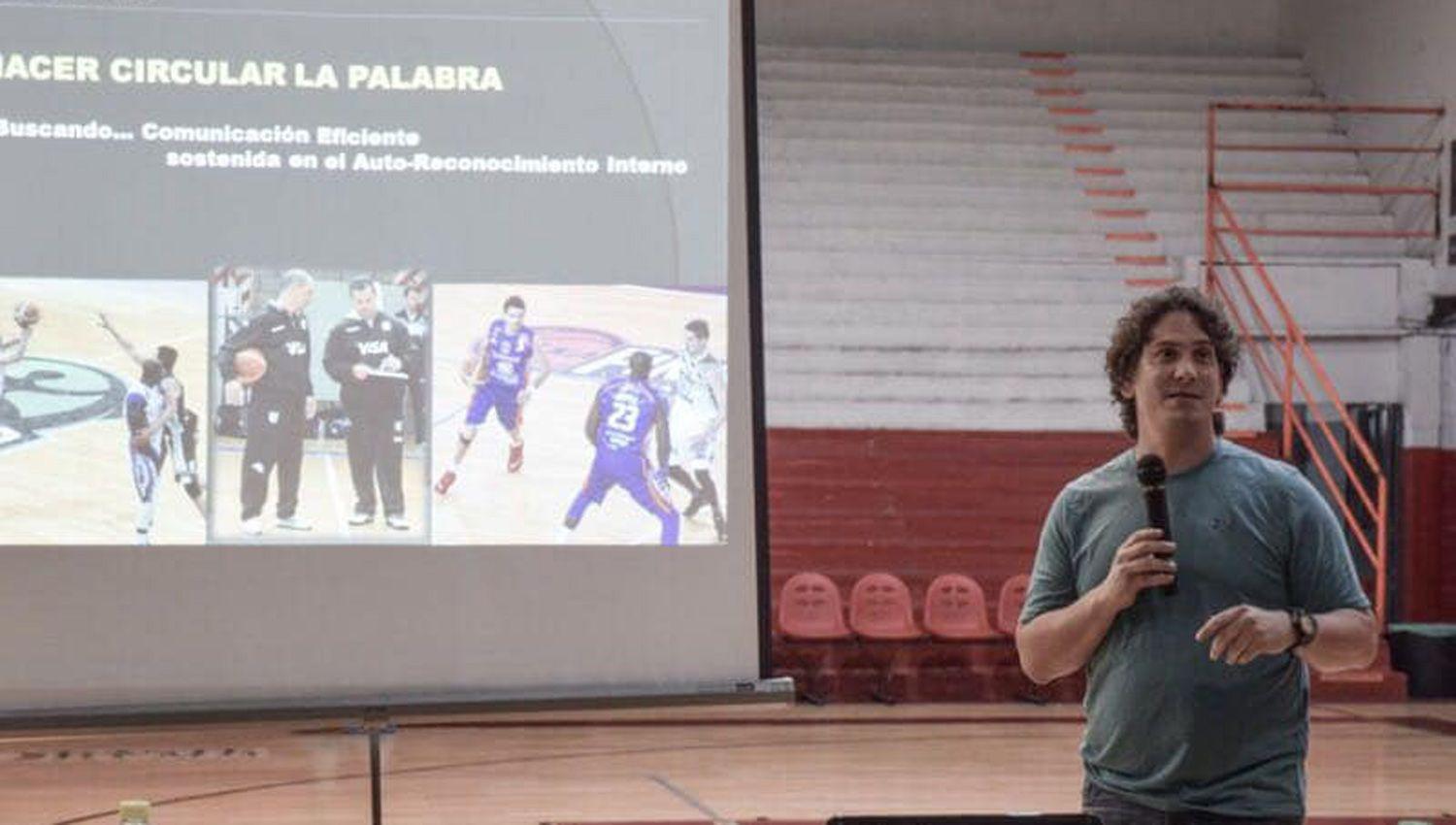 Vargas aseguró que quizs cambió un poco todo la
forma pero que se puede trabajar en las casas sin desesperarse
