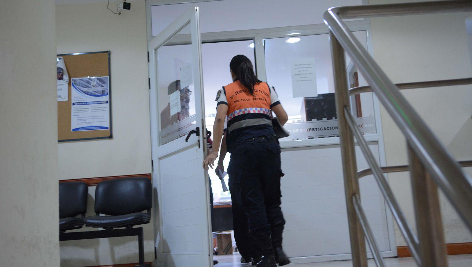 La Policía secuestró celulares computadoras pendrives y otros elementos