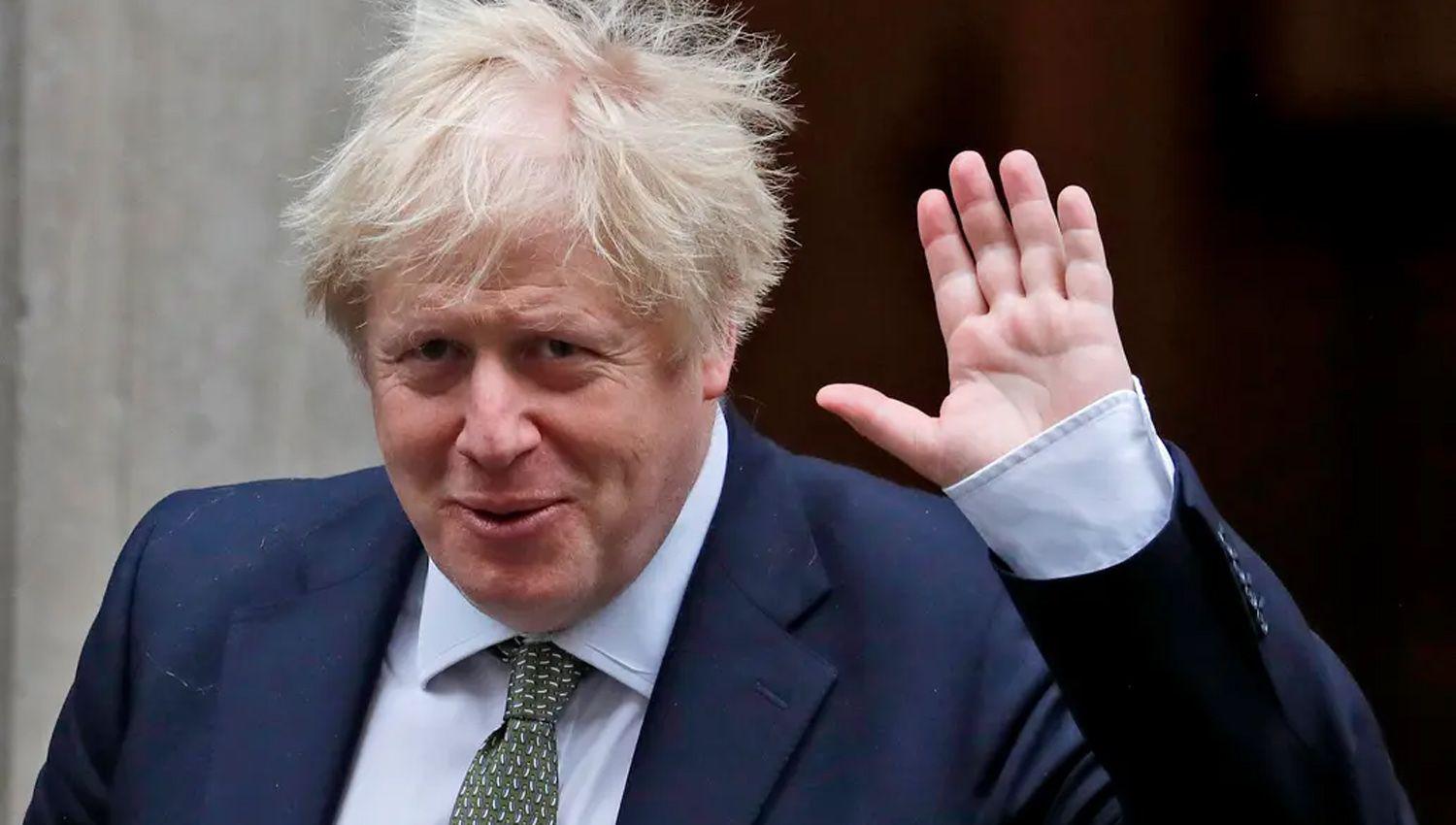 Coronavirus- Boris Johnson con respirador artificial ahora con fiebre y tos