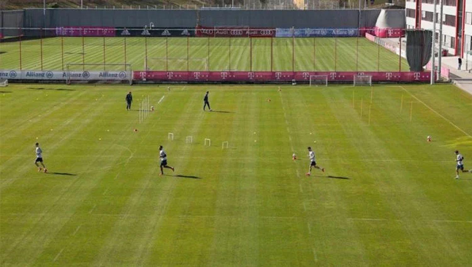 El Bayern Muacutenich y otros equipos volvieron a los entrenamientos pero con medidas especiales