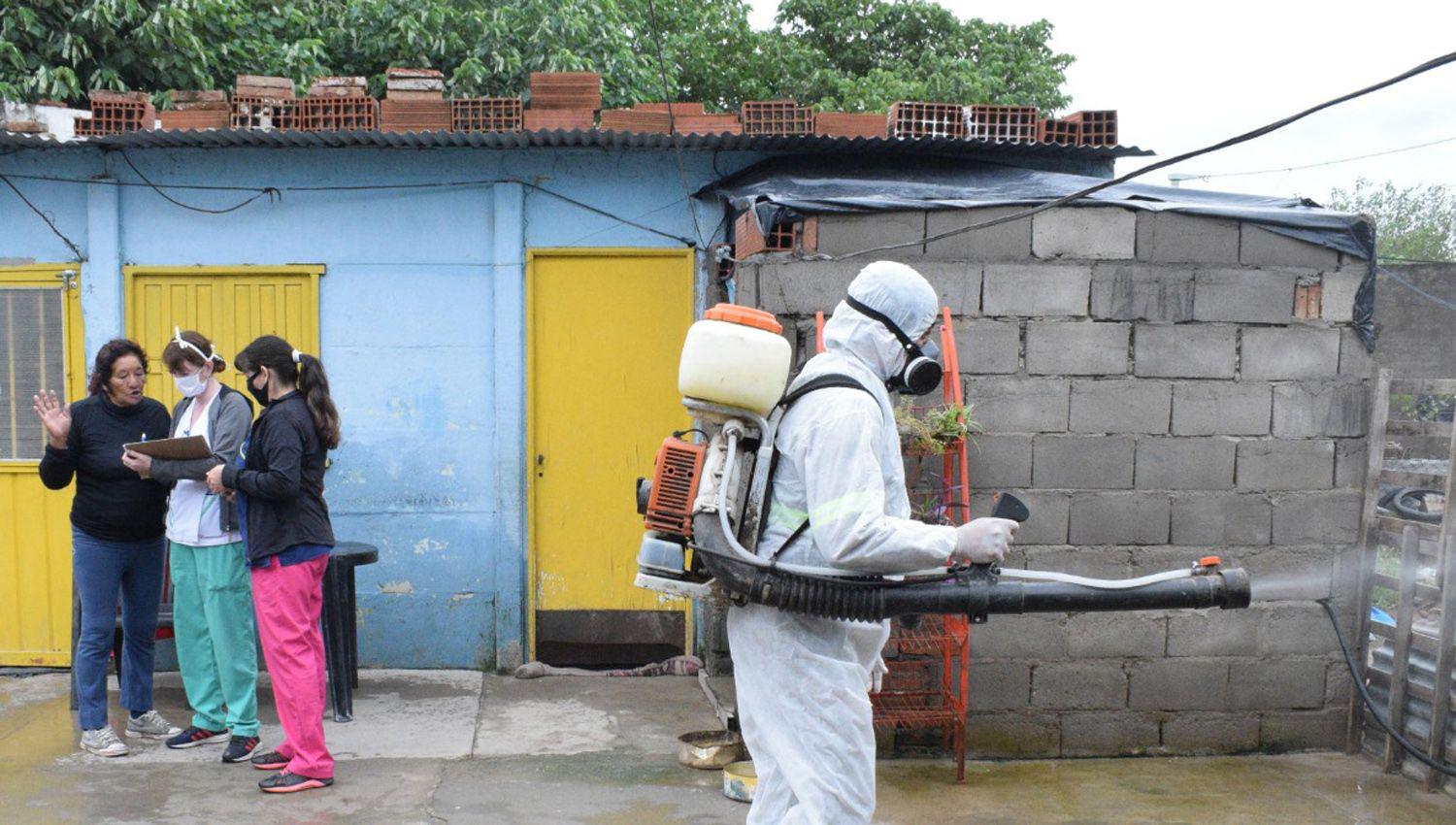 El municipio continuoacute el control de foco por dengue en el Gral Paz