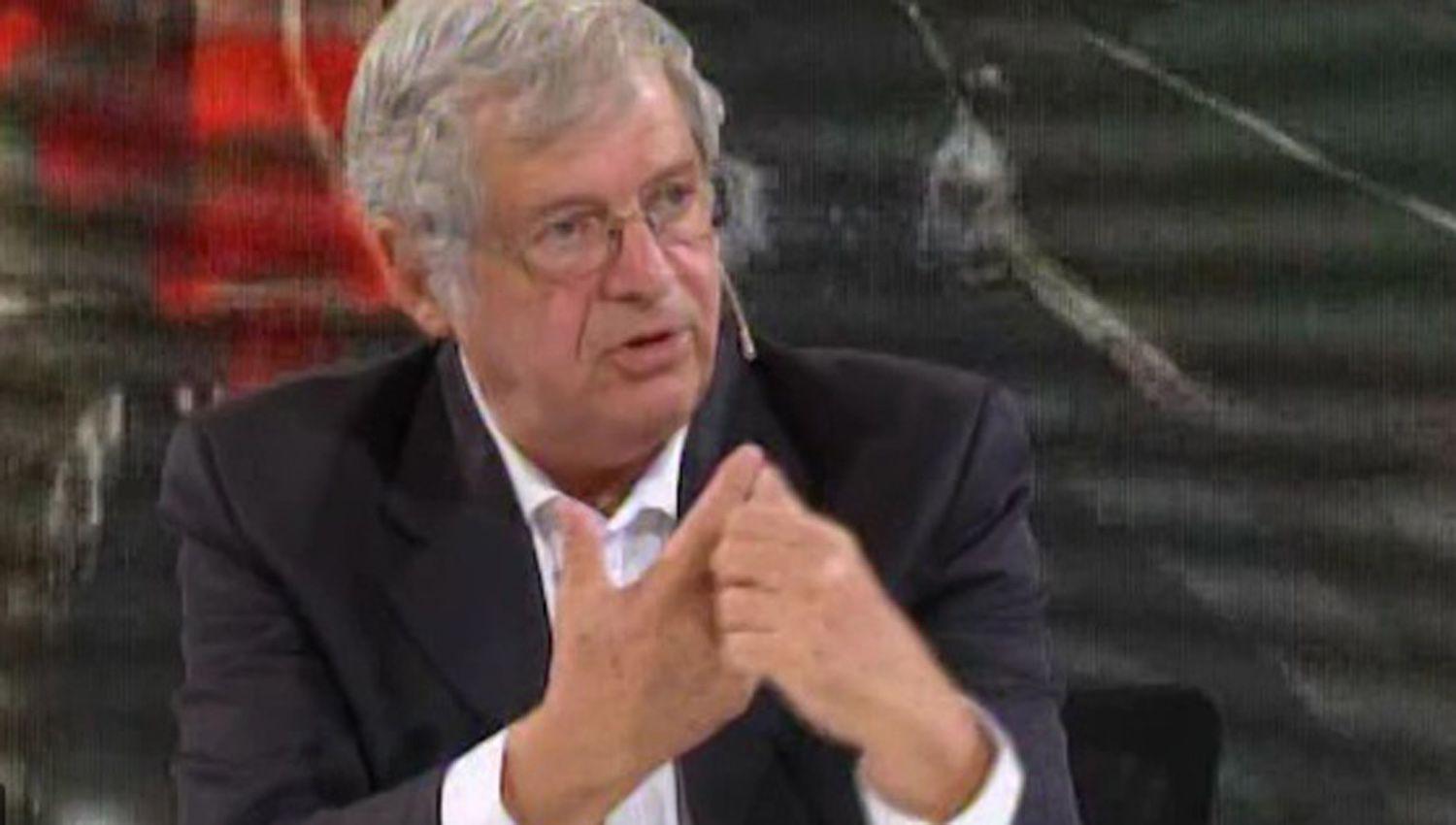 Un economista propone reducir salarios de empleados un 30-en-porciento- para evitar que las empresas quiebren