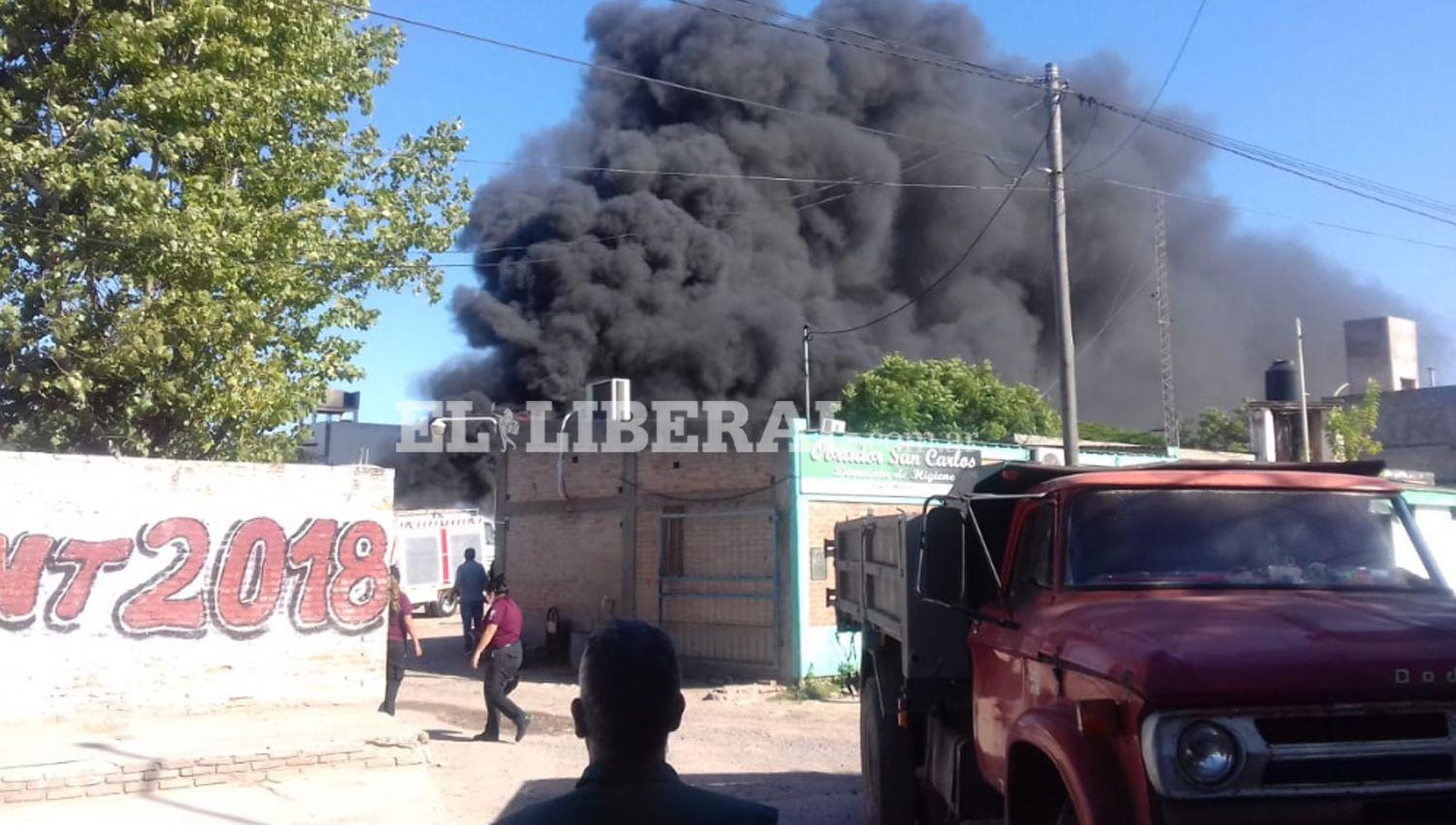 VIDEO Incendio en el Obrador San Carlos de La Banda