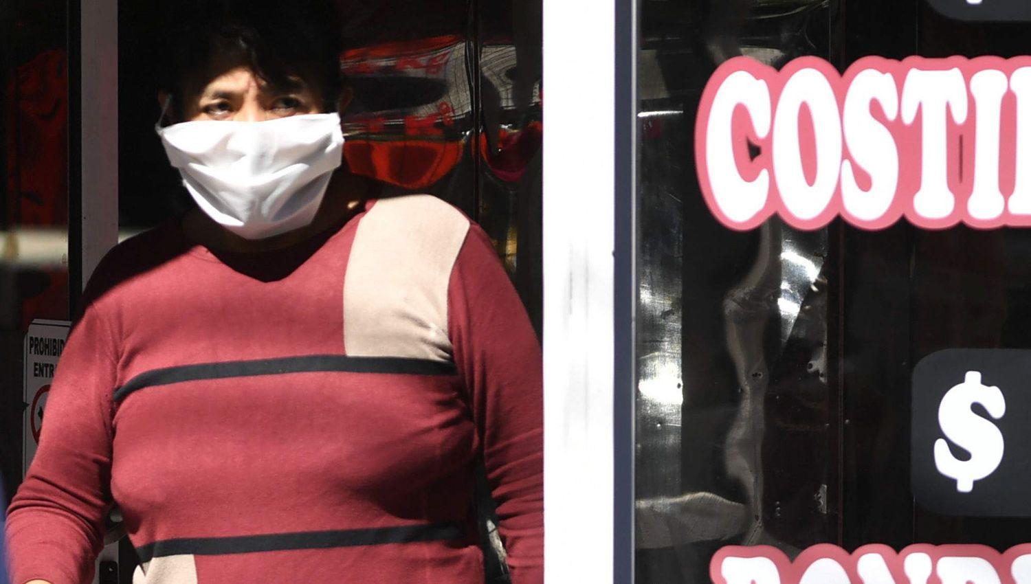 La norma implementada a partir de hoy pretende evitar contagios de Covid-19 en la vía pblica