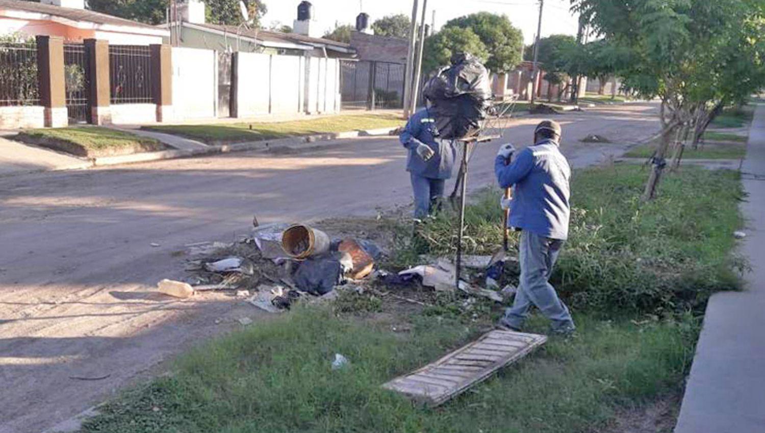 Intensifican las tareas de limpieza en todos los barrios