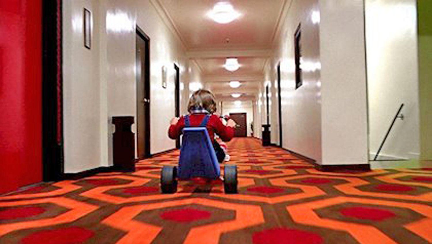 JJ Abrams prepara ldquoOverlookrdquo la serie precuela de la exitosa peliacutecula de terror llamada ldquoEl resplandorrdquo