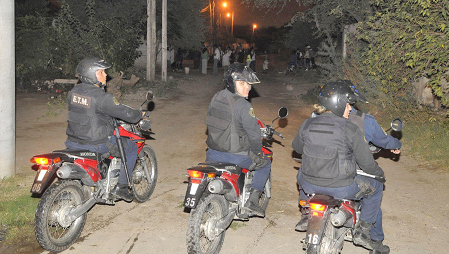 La policía arribó de inmediato al escenario de la gresca
pero no logró dar con los revoltosos Se supo que ya estarían identificados