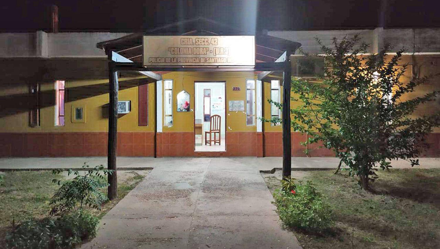 Efectivos de la Comisaría 42 acudieron al llamado de los vecinos