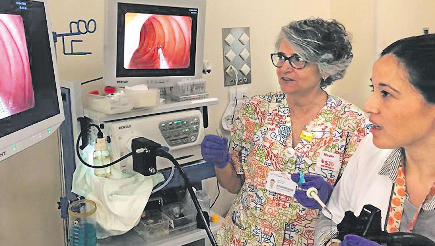 Una pediatra bandentildea le da pelea al coronavirus en Barcelona