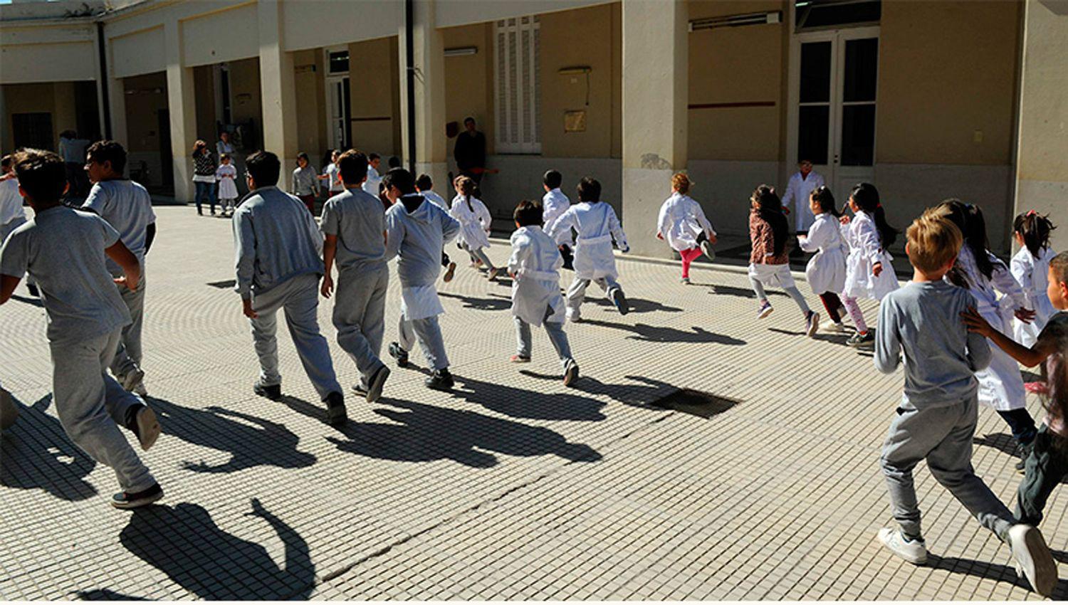 Analizan modificar o eliminar los recreos una vez que se reanuden las clases