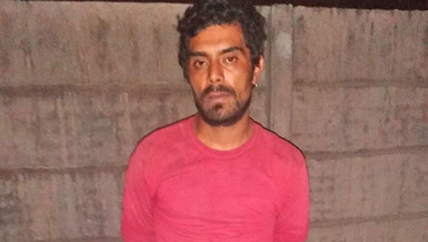 Drogado regresoacute a su  casa e intentoacute matar a  su pareja con un hacha