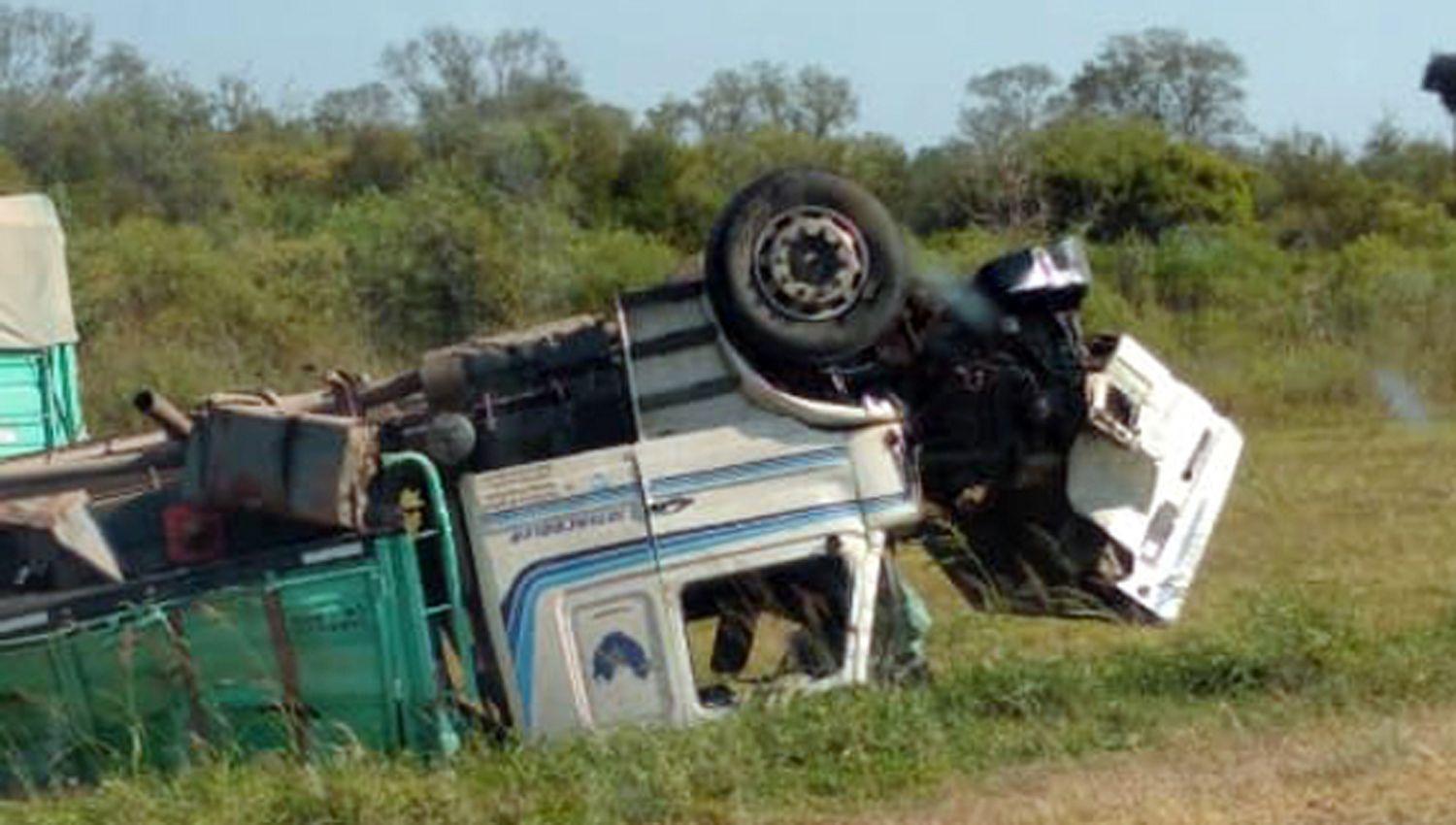 Tres camioneros se salvan de milagro tras protagonizar un choque en la 34