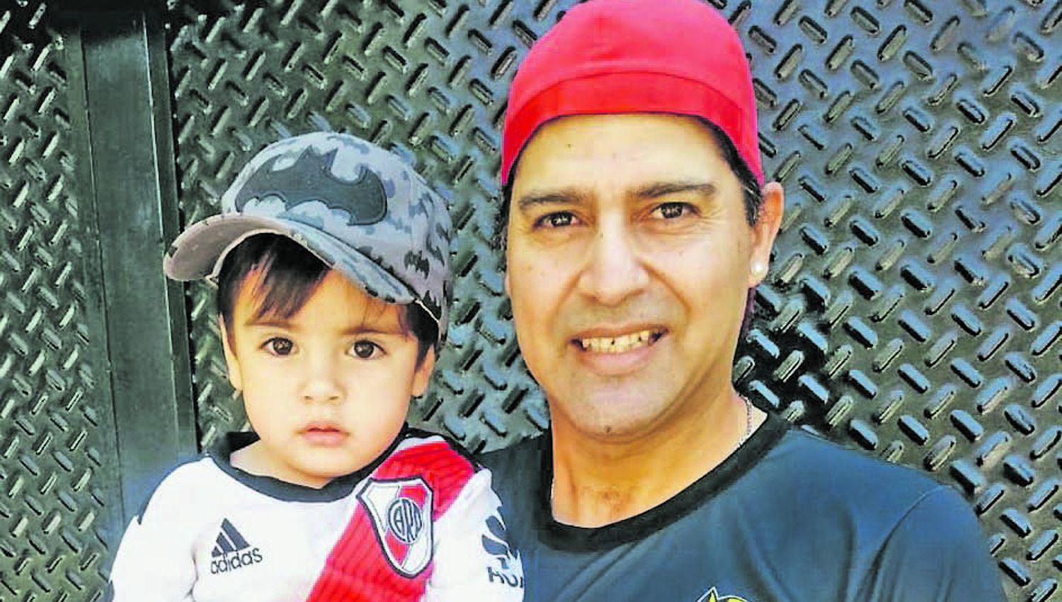 IDENTIDAD Antonio sigue jugando al ftbol en Sara Mañu el equipo fundado por la familia Luna