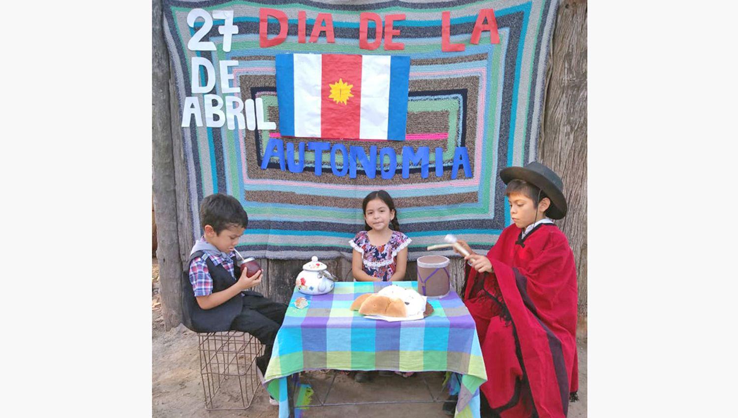 Desde sus casas los alumnos honran la fiesta provincial