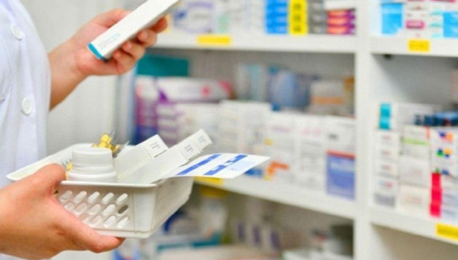 El afiliado deber dirigirse a la farmacia con su DNI carné
y receta del médico