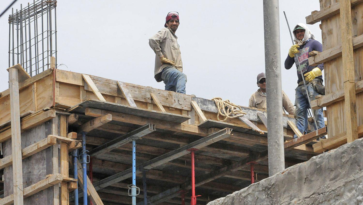 OBRA PRIVADA Trabajar�n de lunes a viernes de 630 a 18 al igual que la obra p�blica