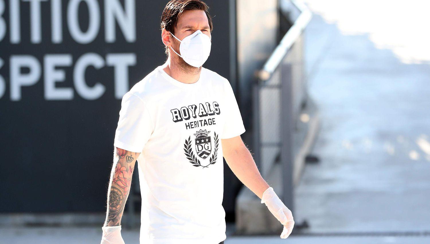 Messi volvioacute al Barcelona y  se sometioacute al test de coronavirus