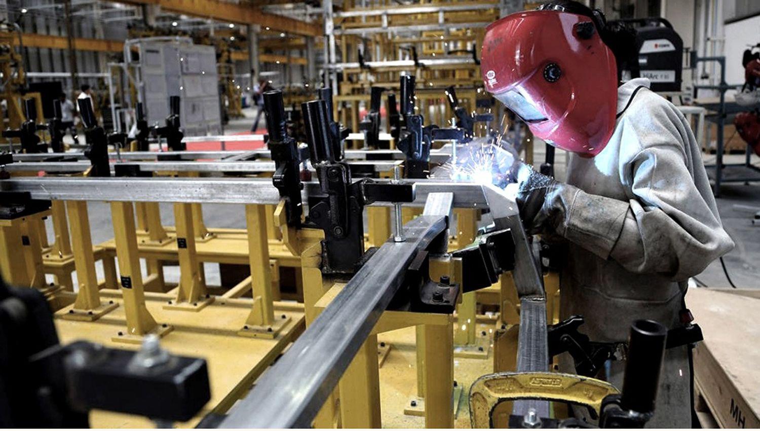 El Gobierno ayudaraacute a pagar el salario a maacutes de 2 millones de trabajadores