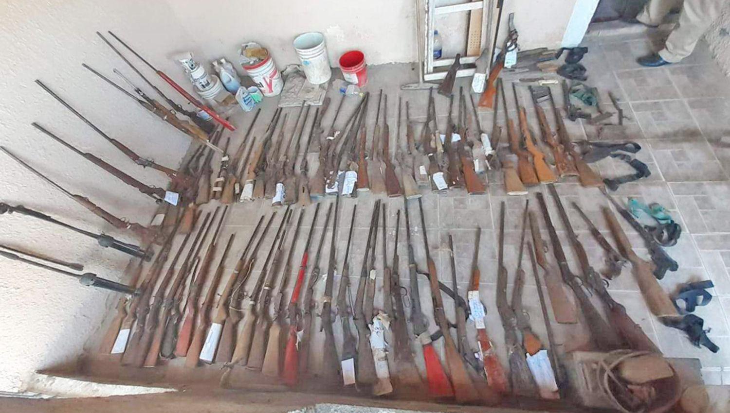 SECUESTROS En la casa de la familia Rodríguez hallaron m�s de 150 armas de fuego
