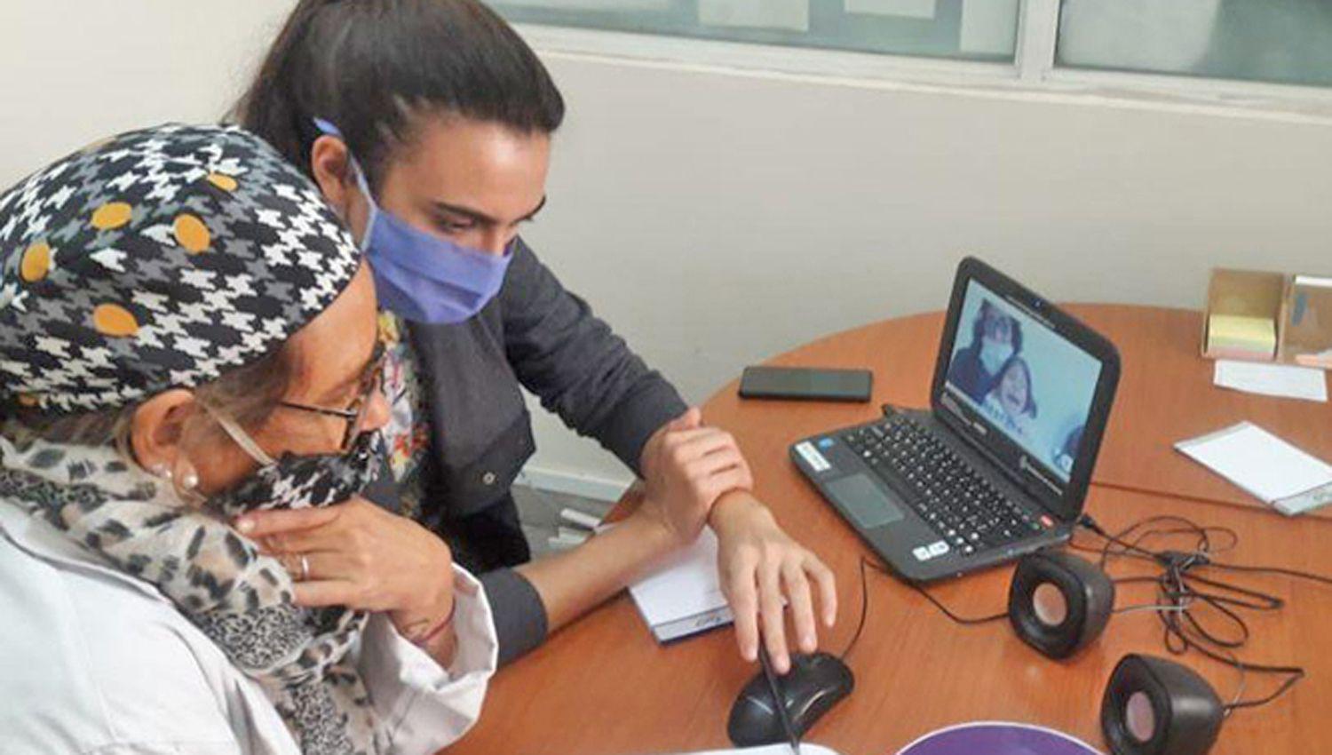 A DISTANCIA En el marco del aislamiento social obligatorio profesionales del Cepsi realizan consultas online con pacientes del interior

