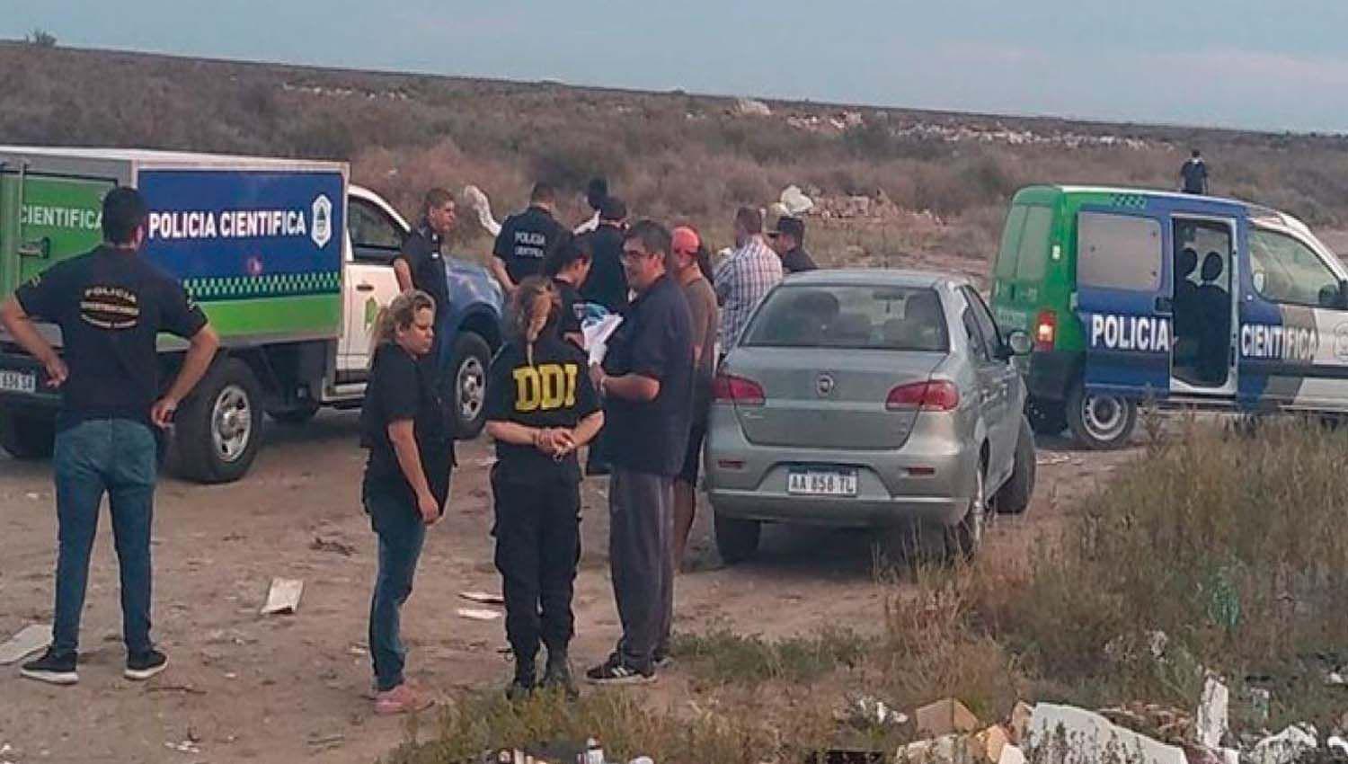 Un joven baleoacute en la cabeza a su novia pensoacute que la habiacutea matado y se suicidoacute